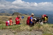 73 Vista verso baita e torrione del Mincucco 